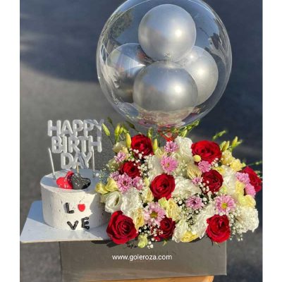 باکس گل تبریک تولد عاشقانه همراه با کیک و بادکنک